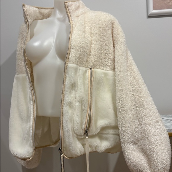 UGG sherpa + faux-shearling zip-up sweater/jacket in a cream/ivory colo - Picture 6 of 16